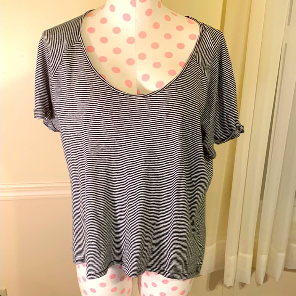TAHARI Striped Black & White Women's Top Size Large short sleeve Belly T-Shirt